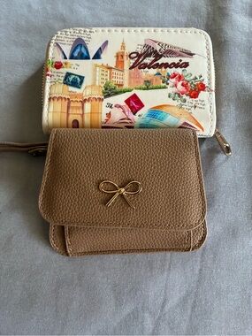 Compact Taupe Women's Wallet with Gold Bow Accent